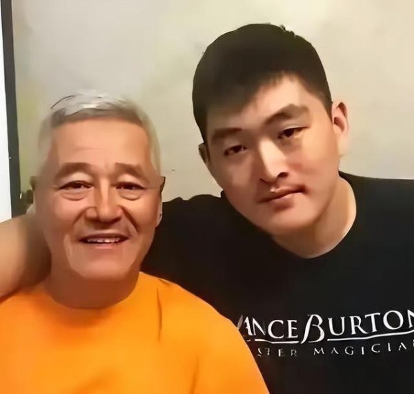 福牛财经 从败家子到办赛达人，赵大牛花20元票价，咋让3万人挤爆沈阳？