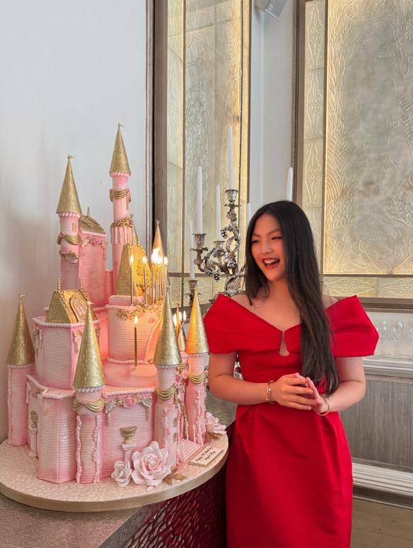 智慧优配 王诗龄被富养16年，李湘王岳伦离婚后仍合力托举，别人羡慕不来